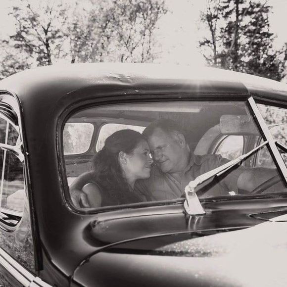 Meet your Posher, Rebecka - Picture 1 of 1